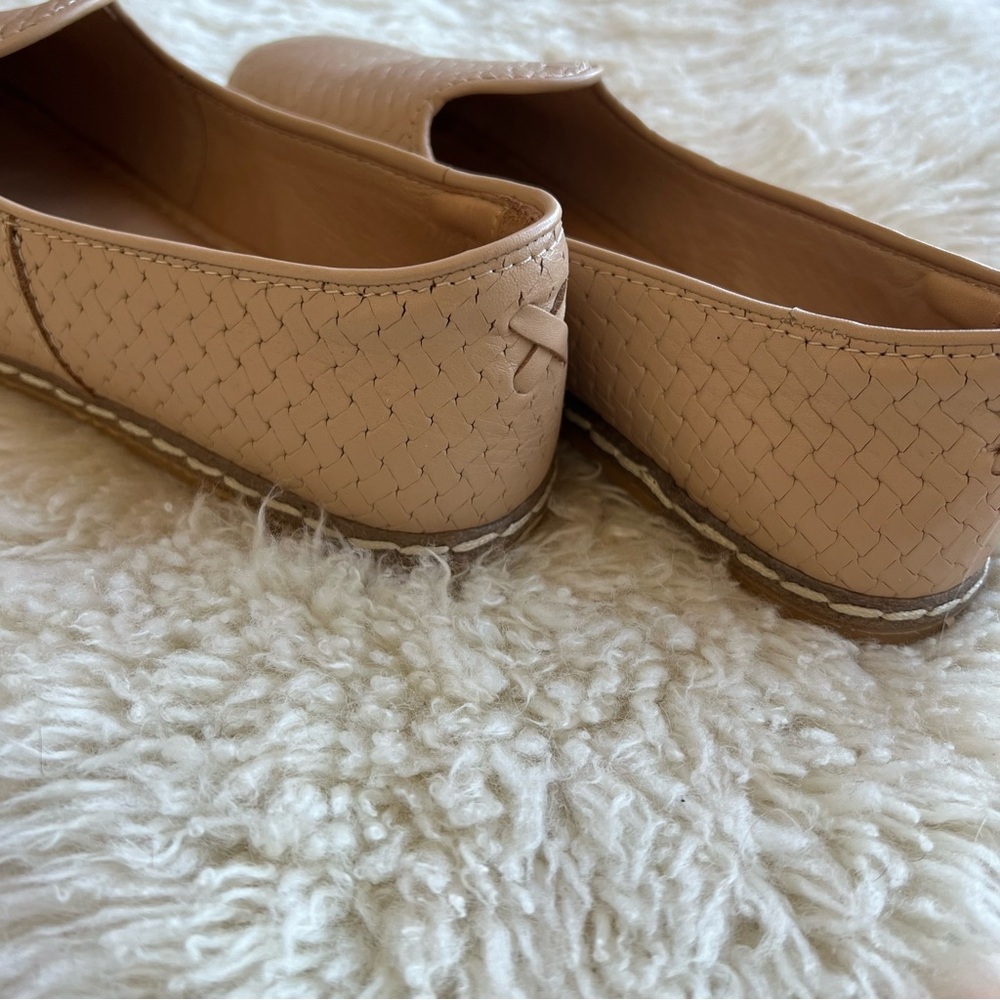 NIB Charix woven tan nude slip Ons 38 - Picture 5 of 6